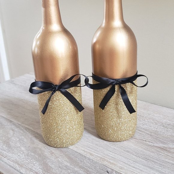 Shimmering Glitter Wine Bottle Decor for Glamorous Weddings Sparkling Reception - Picture 5 of 9